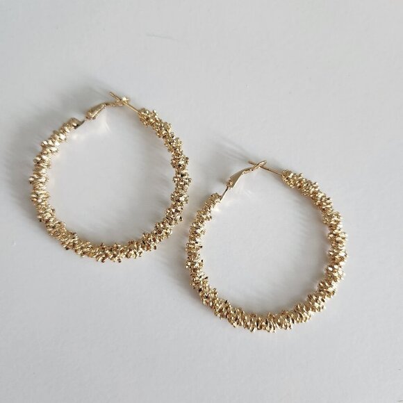 Bundle and Save- Chunky Gold Hoop Earrings. New - Picture 1 of 5